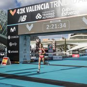sinead diver finishing the 2022 valencia marathon