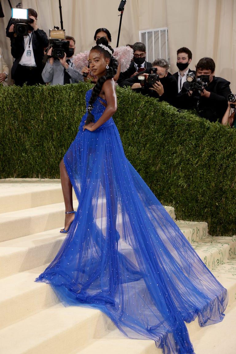 See Amanda Gorman's Statue of Liberty-Inspired Vera Wang 2021 Met Gala Gown