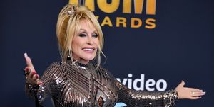 dolly parton 57th academy of country music awards   arrivals