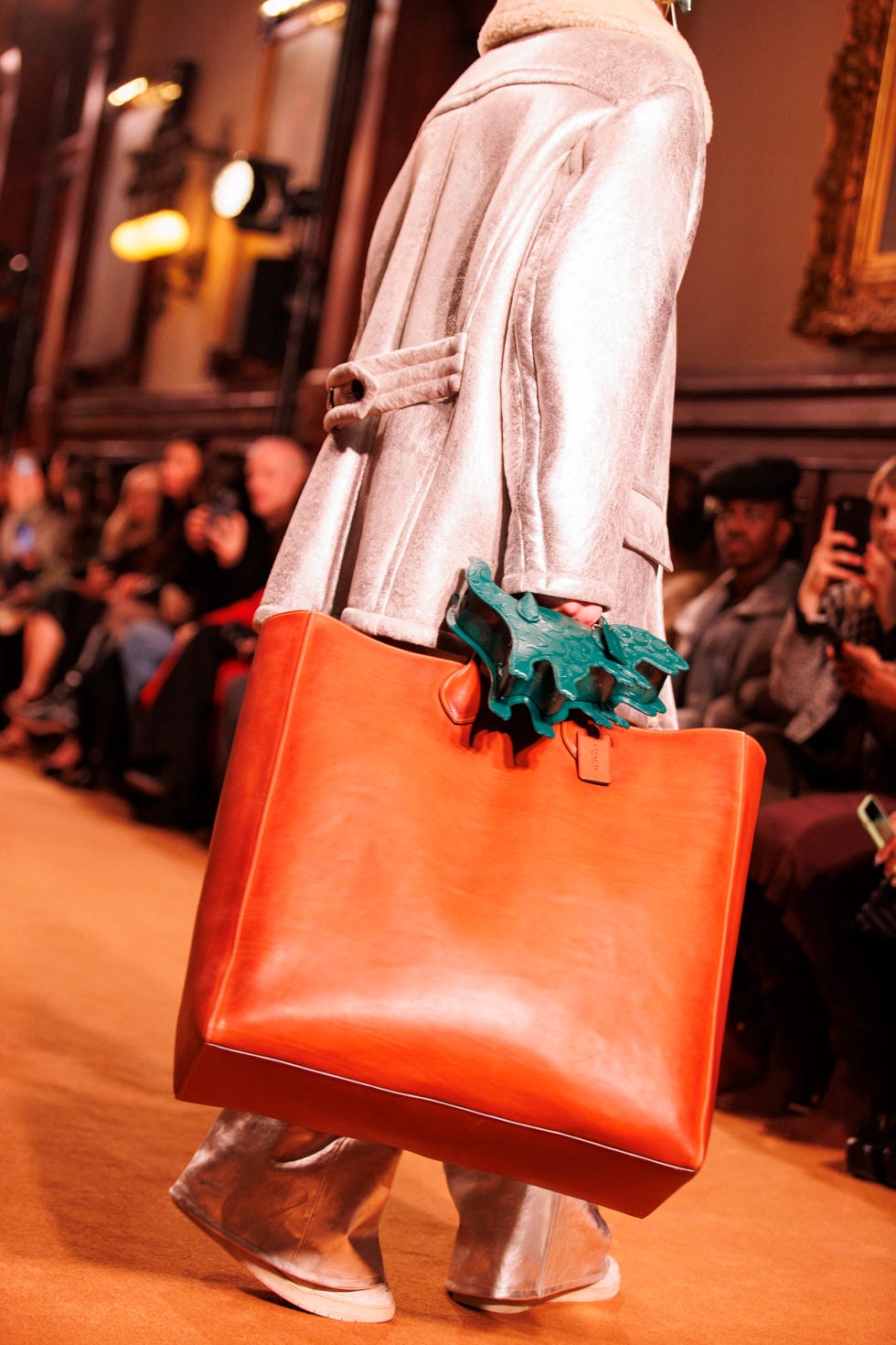 Fall 2023's Big Bag Trend: The Easiest Way to Update Your Look