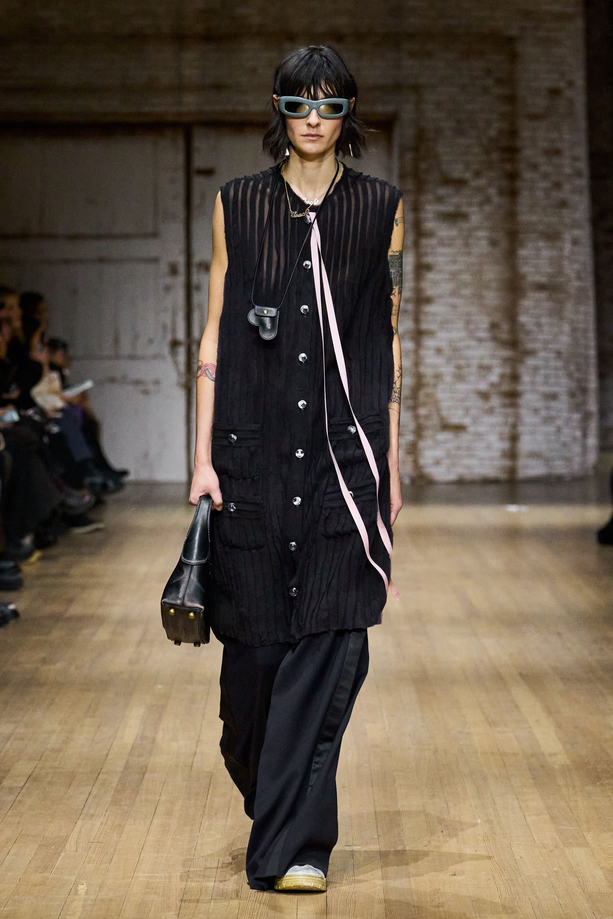 コーチ(COACH)2025-26秋冬コレクション | ファッション | ELLE コーチ(COACH)2025-26秋冬コレクション | ファッション | ELLE