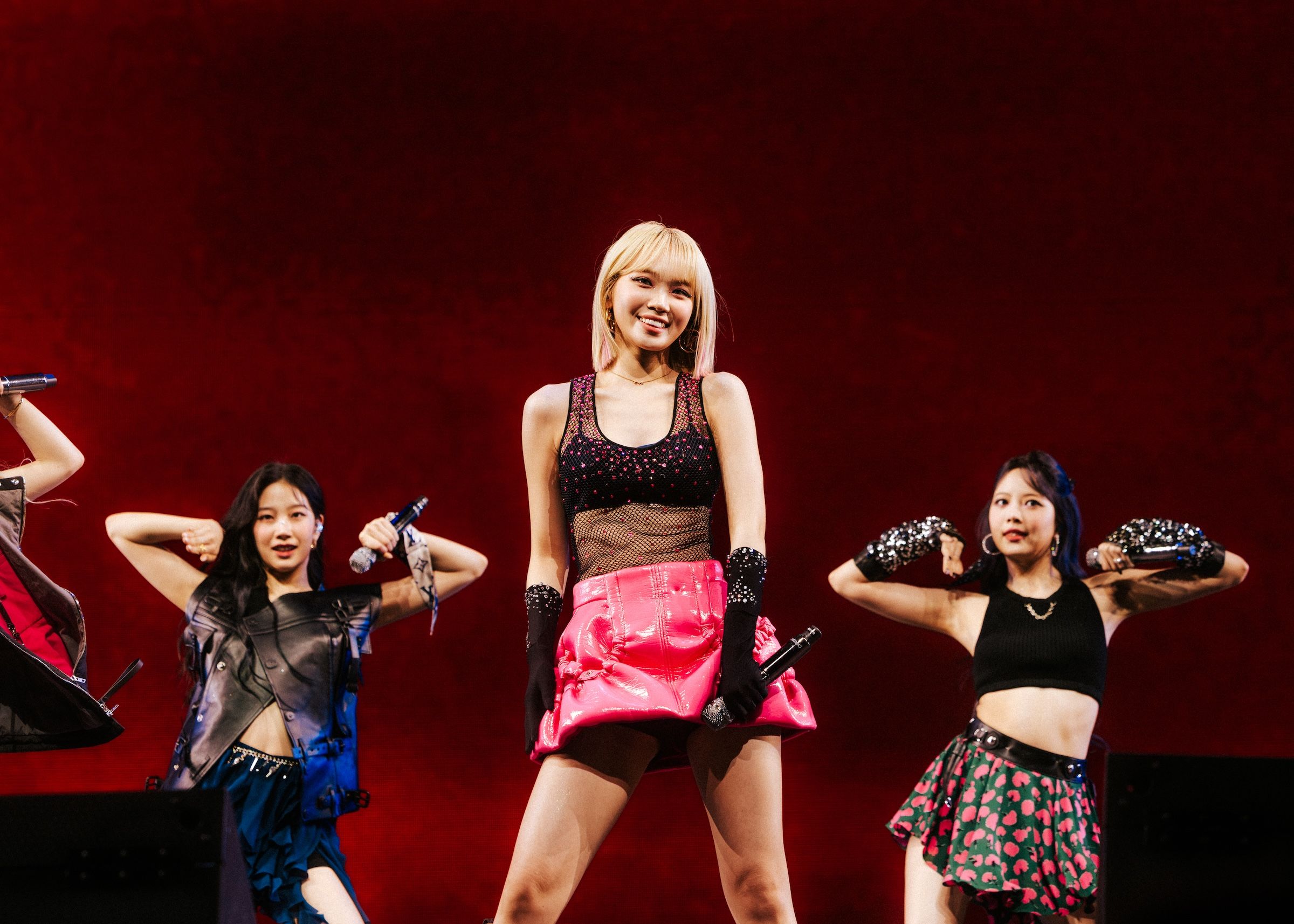 Le Sserafim ルセラフィムフルジップフーディCoachella
