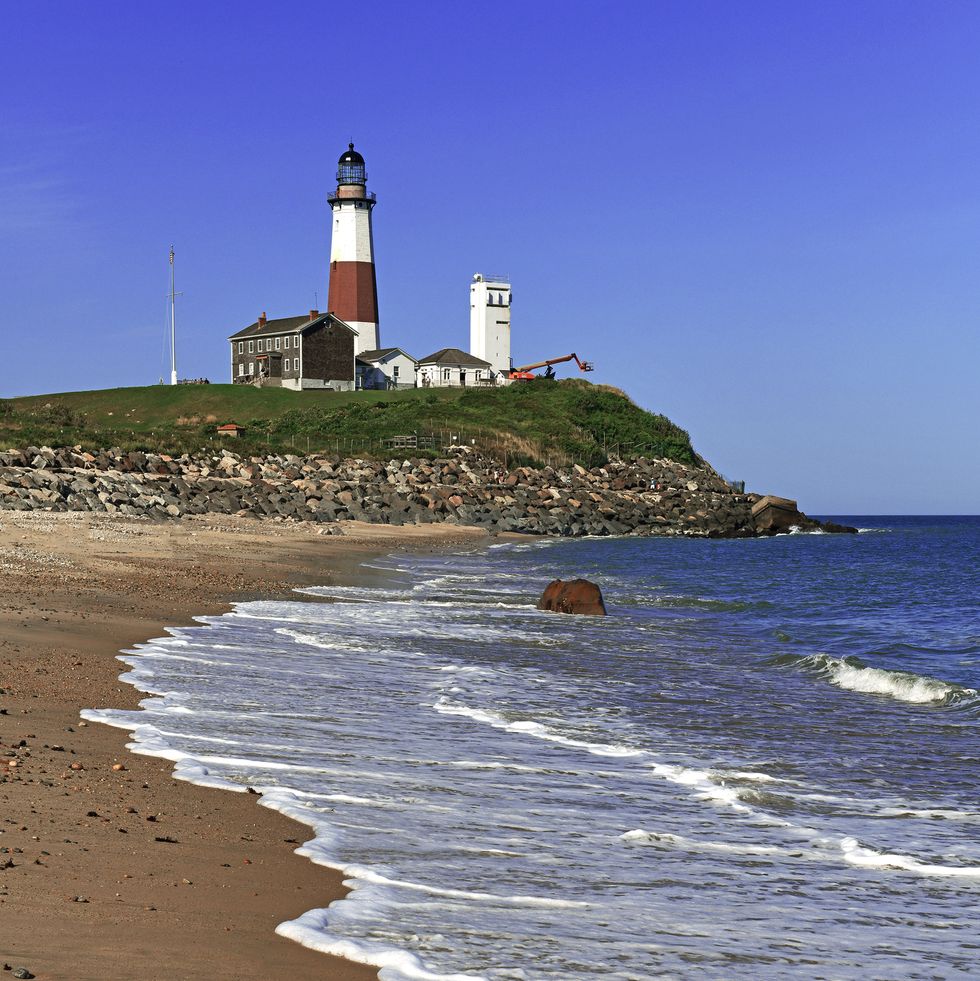 coastal scene with montauk lighthouse on atlantic ocean, long island, new york