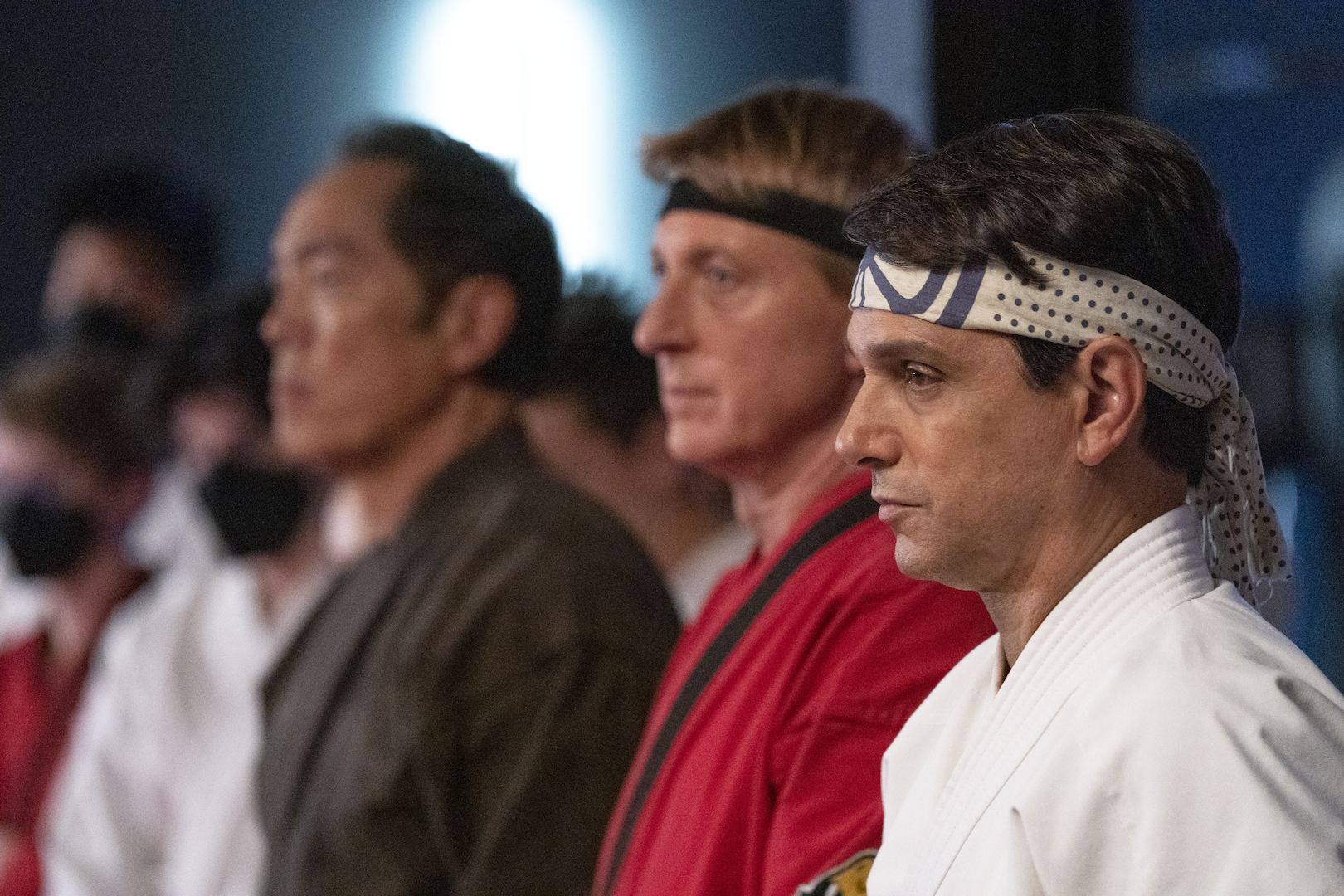 Cobra Kai: 4º ano ganha pôsteres individuais com Johnny, Miguel e Hawk