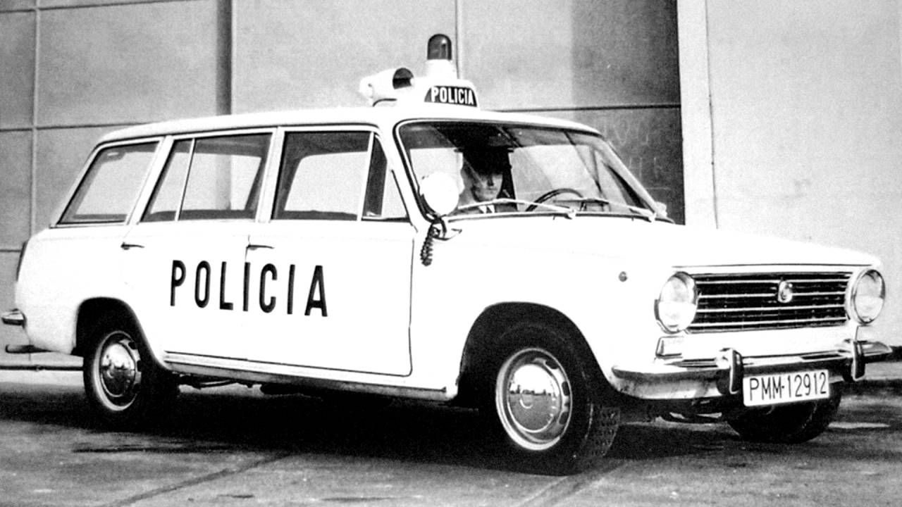 La ley sobre ruedas: historia y evolución de los coches de policía de España