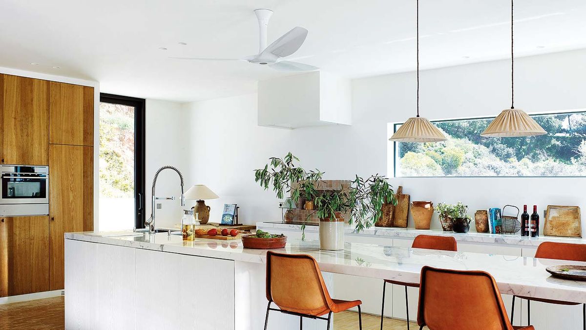 23 ideas para decorar una cocina con zona de trabajo y office
