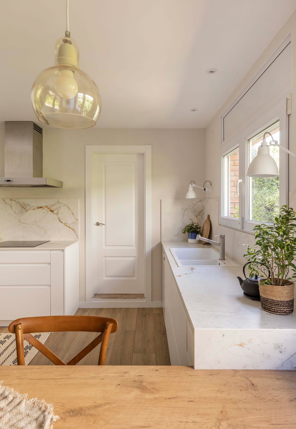 Cómo integrar la madera en la decoración de una cocina moderna - Foto 1