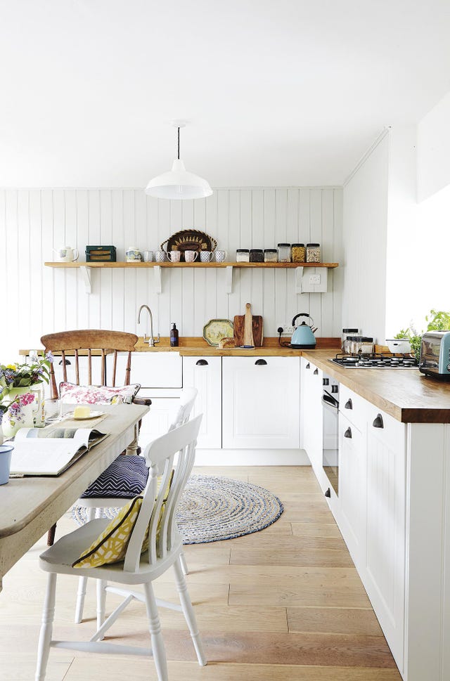 cocina con comedor con estilo campero