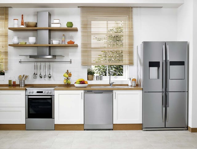 Cocina en blanco y acero