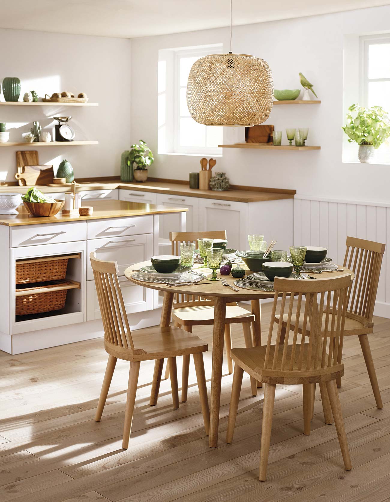 cocina con office actual y funcional