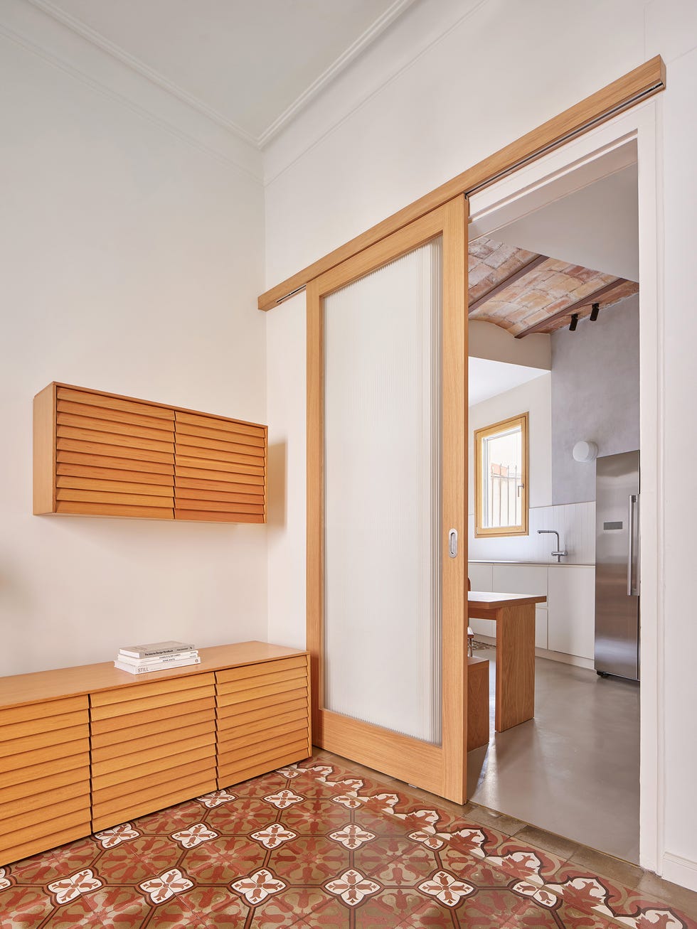 cocina con puerta corredera