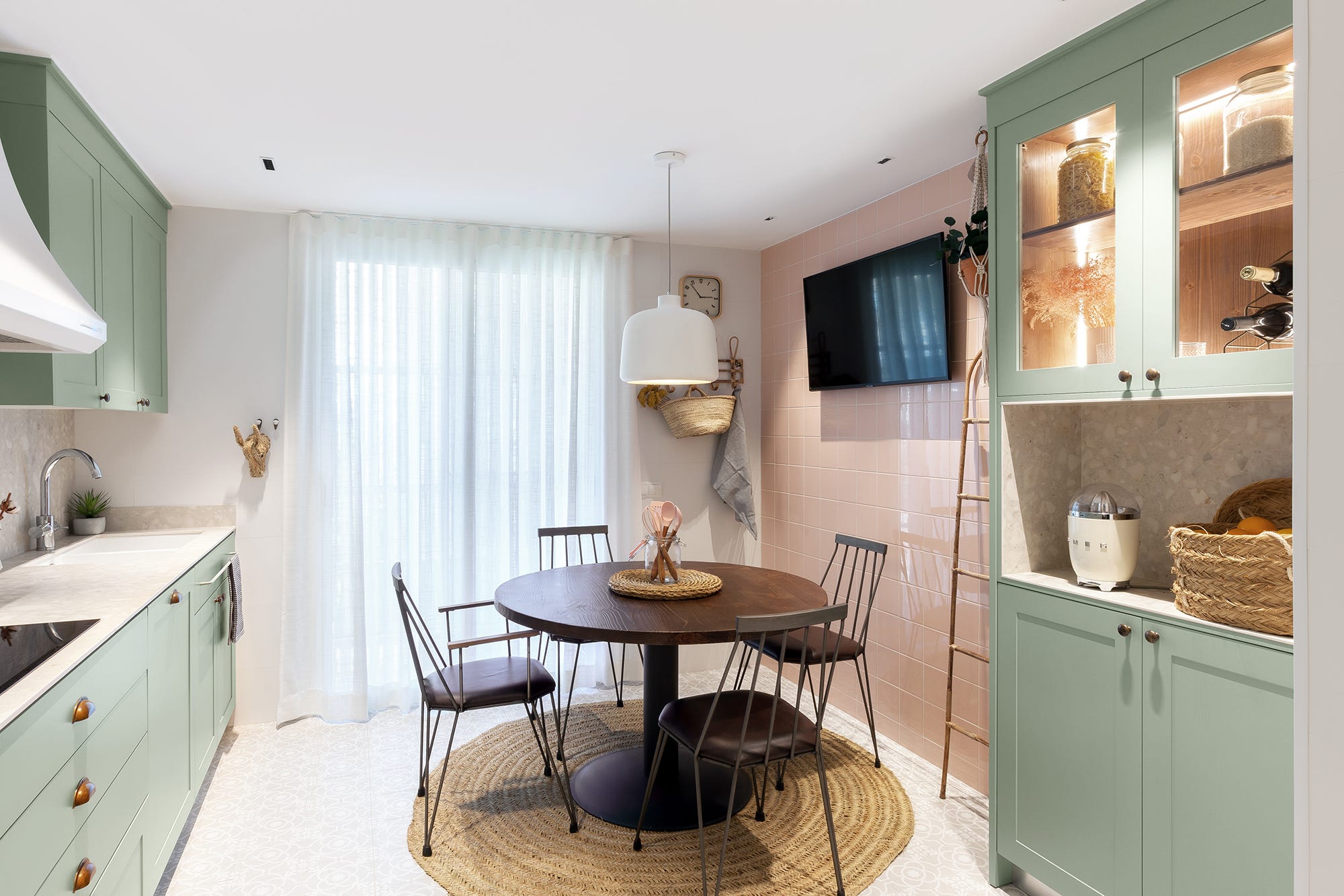 cocina con office de estilo provenzal