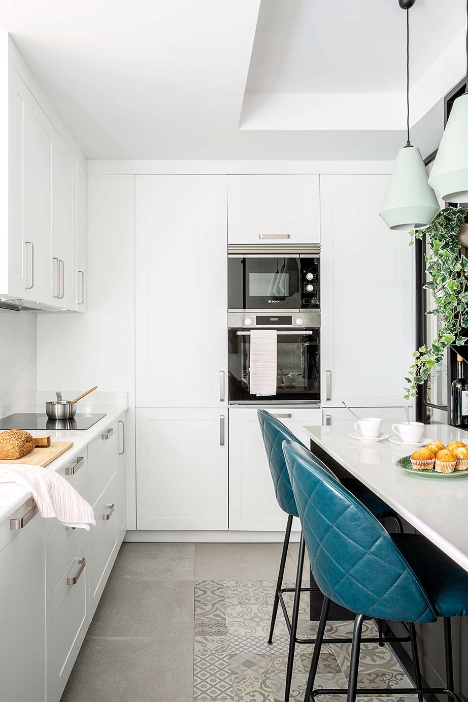 Countertop, Room, Furniture, Kitchen, Property, Interior design, Cabinetry, Green, Building, House, 