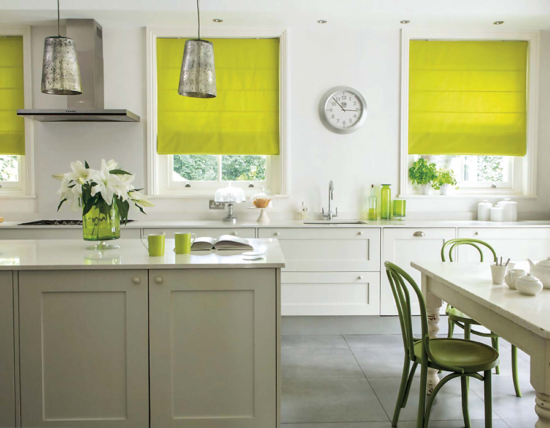cocina estilo campestre en verde limón y pistacho