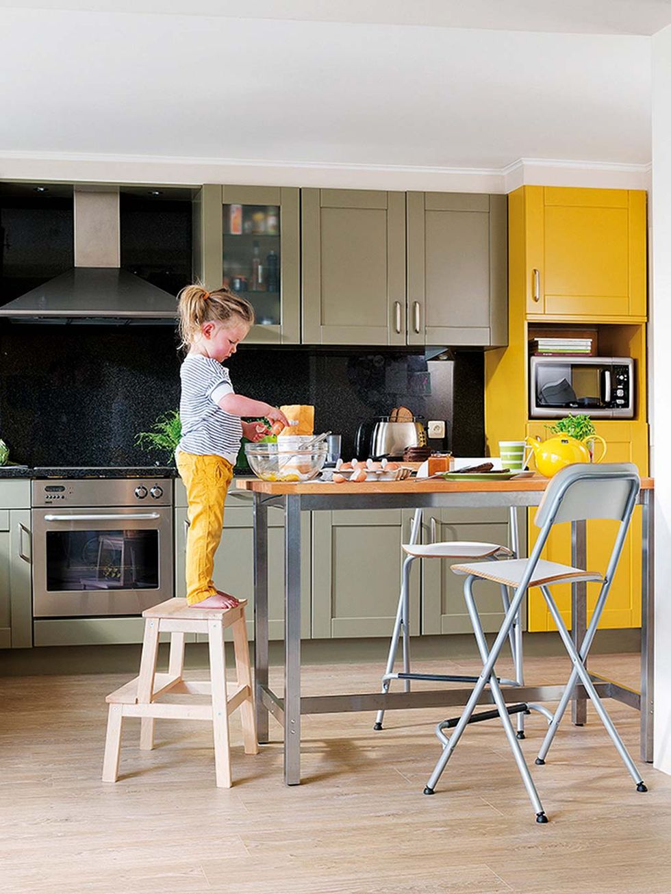 Ikea tiene una estantería compacta y económica que encaja hasta en las  cocinas o los baños más pequeños