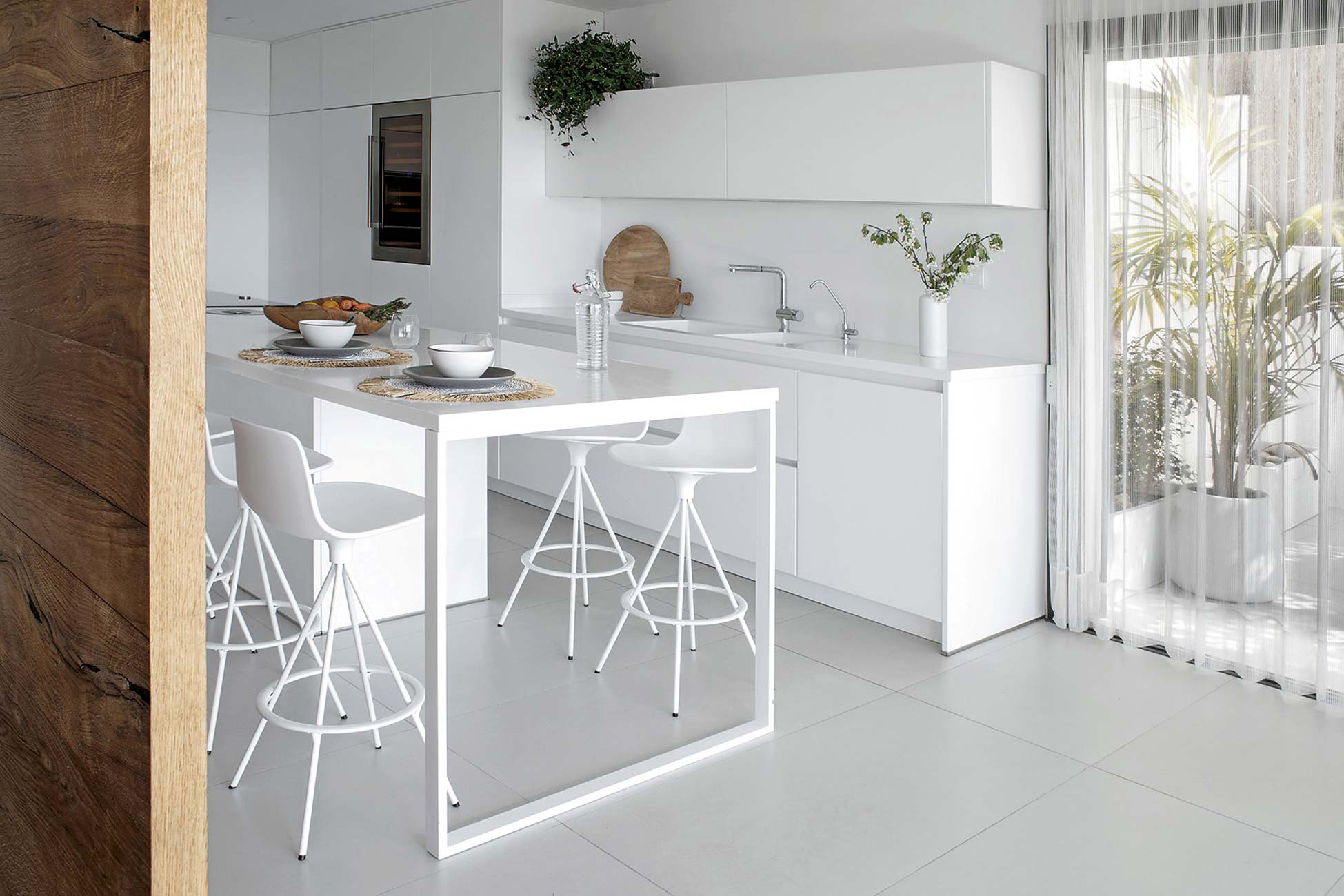 cocina con comedor estilo minimal