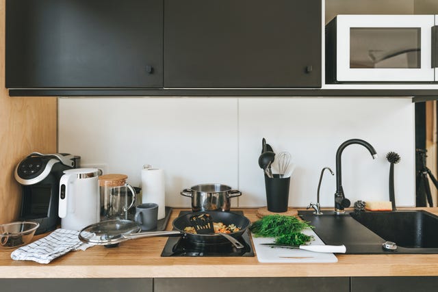 los utensilios imprescindibles en la cocina para equipar bien la cocina de casa y no comprar más accesorios