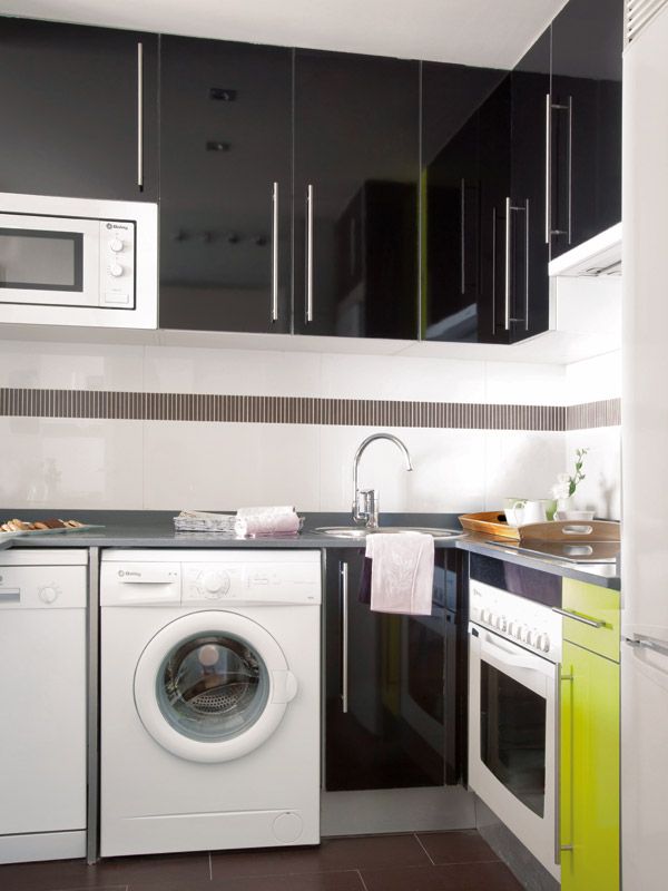 Product, Washing machine, Room, Property, Major appliance, Clothes dryer, Floor, White, Interior design, Line, 