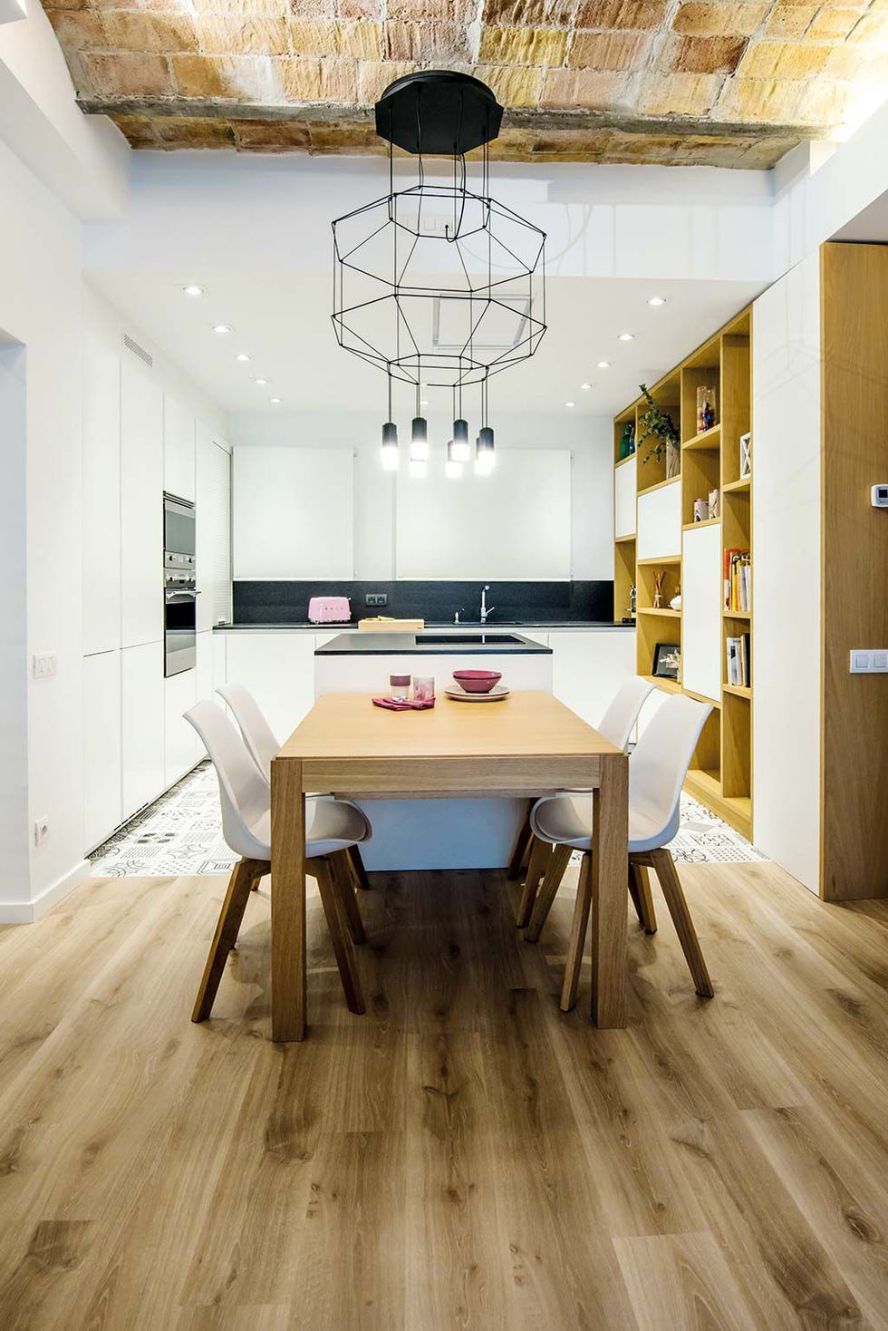 Cocina con isla, comedor y salón - Muebles Clemente