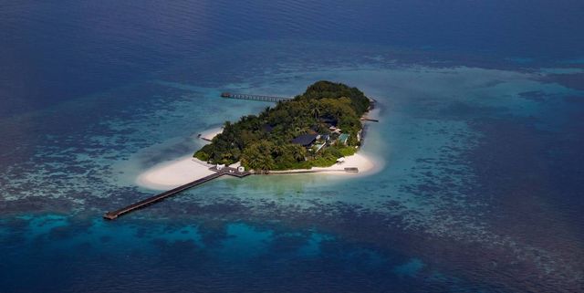 Island, Islet, Archipelago, Atoll, Natural landscape, Artificial island, Coastal and oceanic landforms, Sea, Water resources, Water, 