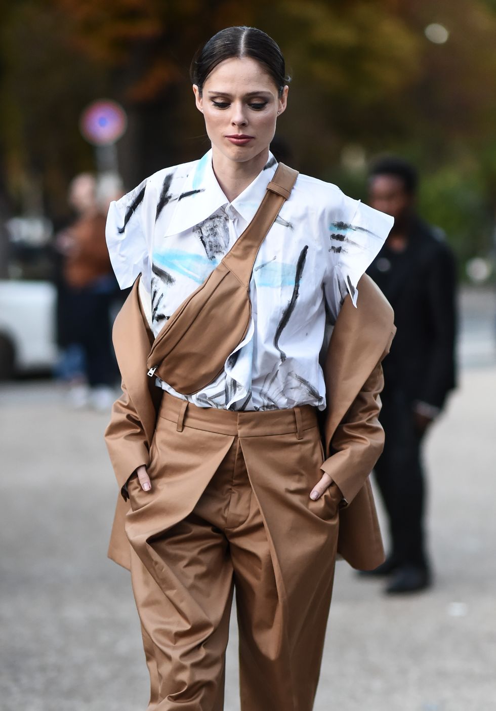 Street Style : Paris Fashion Week - Womenswear Spring Summer 2020 : Day Five