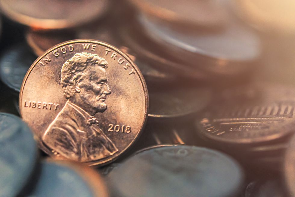portrait of abraham lincoln in portrait looking right on a copper penny