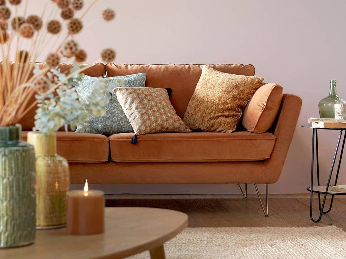 33 Cojines bonitos y originales para decorar el sofá