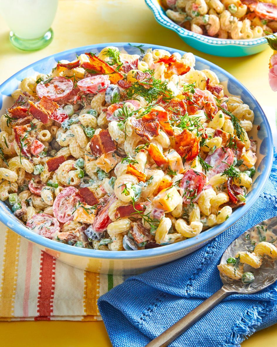 https://hips.hearstapps.com/hmg-prod/images/cold-lunch-ideas-bacon-ranch-pasta-salad-recipe-6477a586ead30.jpeg?crop=0.786xw:0.985xh;0.0646xw,0&resize=980:*