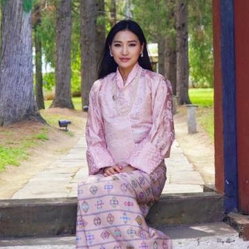 不丹王后懷第三胎！精品搭傳統服飾引熱議、最帥國王為她改一夫一妻制，轟動王室的傳奇女子吉增佩瑪