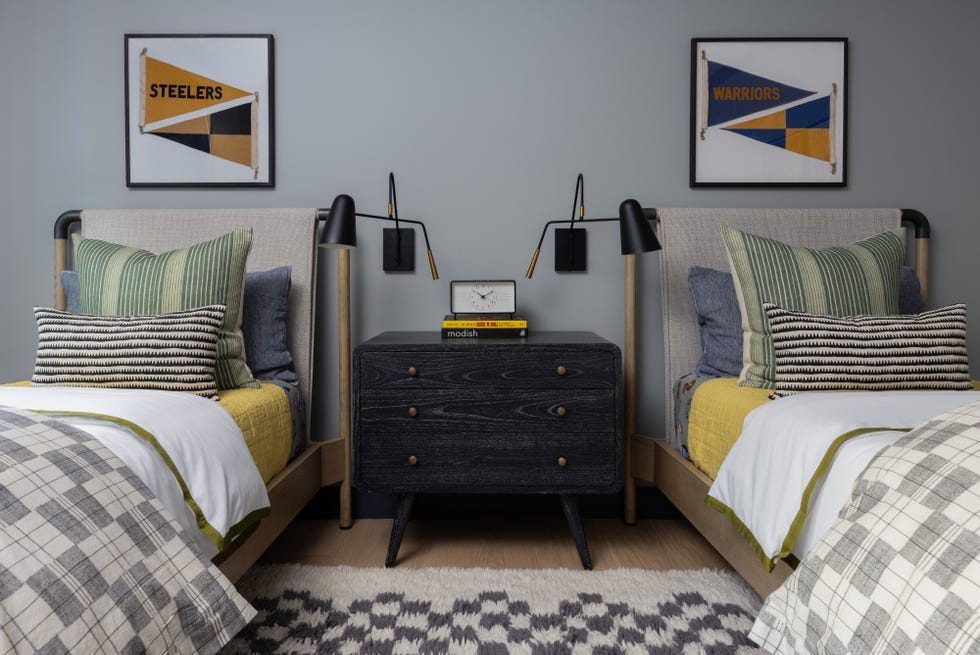 sports bedroom with flags