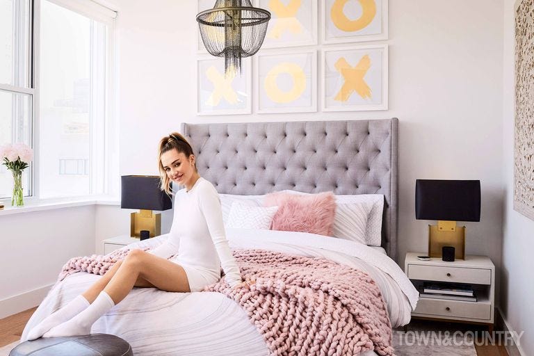 Bedroom, Bed, Furniture, White, Room, Interior design, Bed frame, Bed sheet, Pink, Property, 