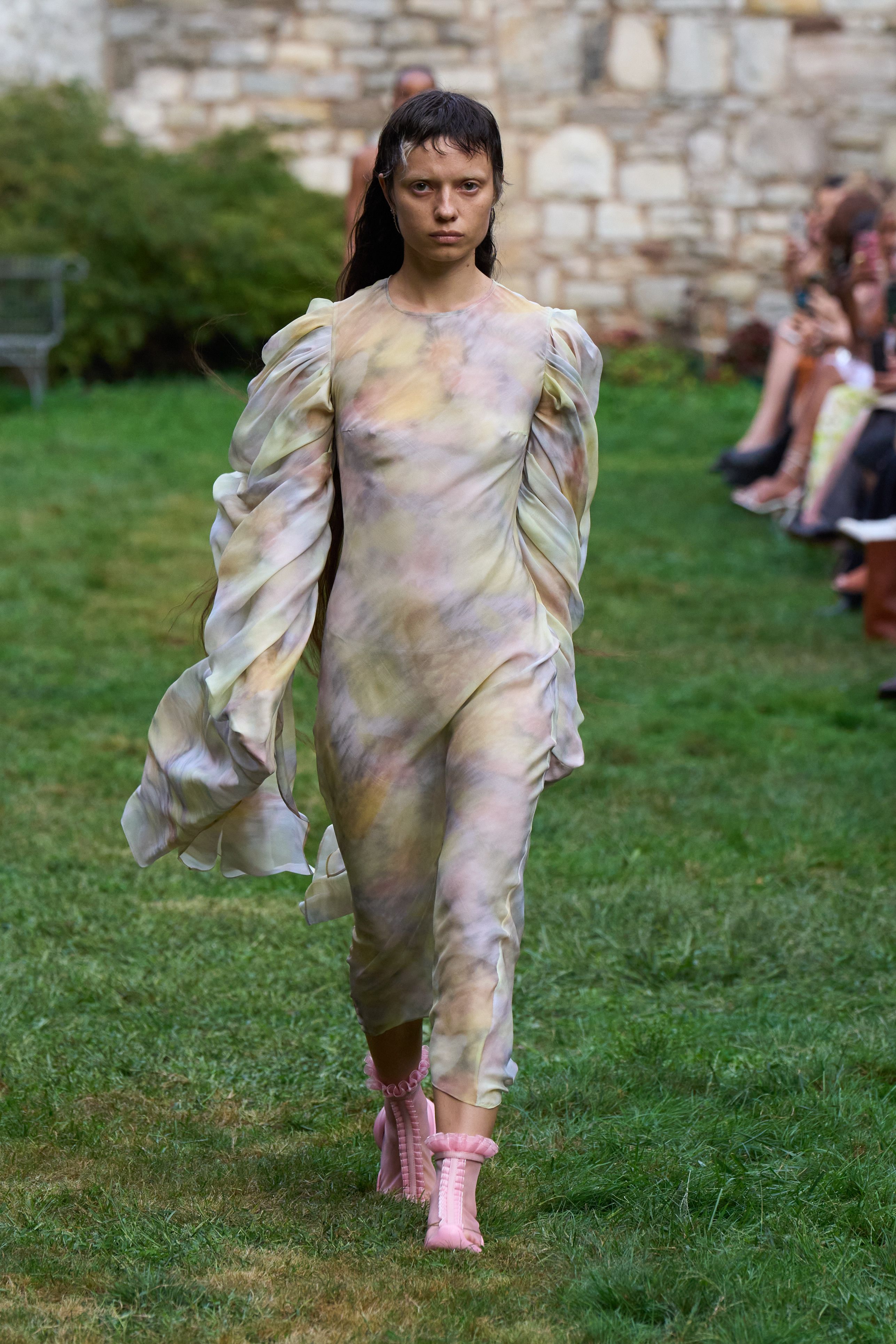 コリーナ ストラダ（COLLINA STRADA）2025-26秋冬コレクション