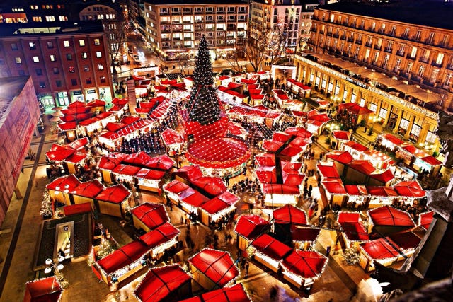 christmas market at cologne cathedral