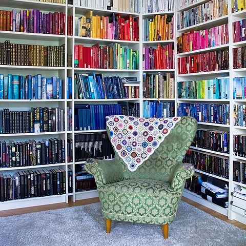 color coordinate bookshelf