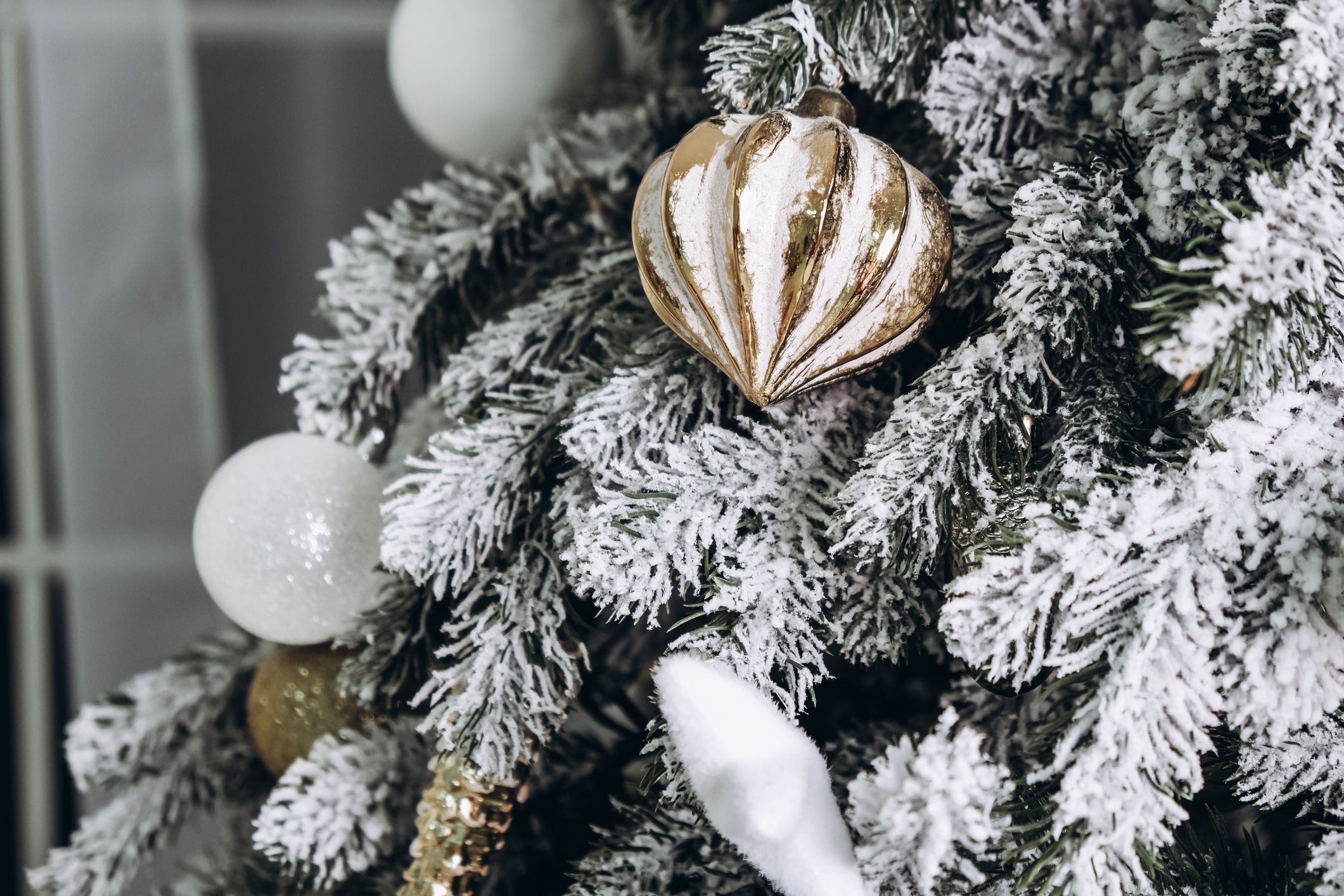 Best Places to Buy Christmas Ornaments: The Ultimate Guide