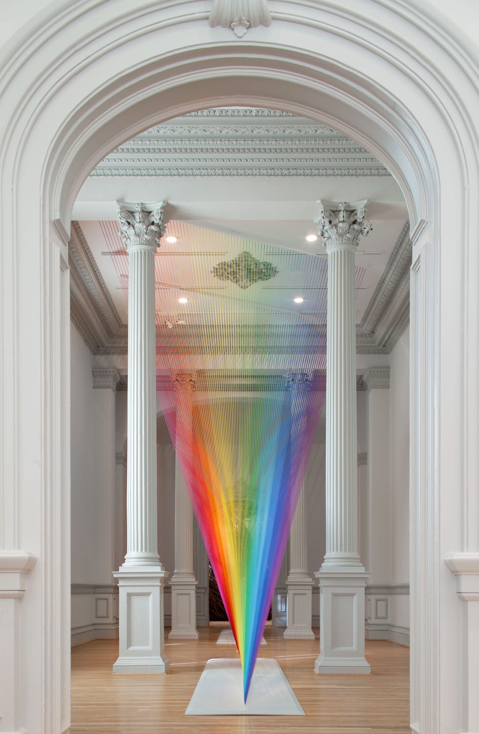 Gabriel Dawe, el mexicano que hace arte con el arcoíris