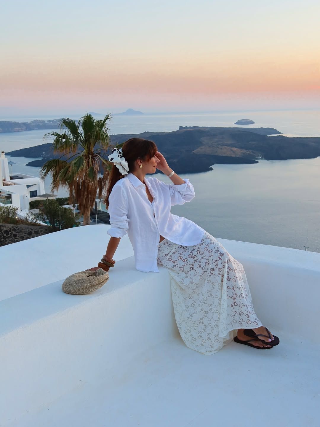 Come abbinare le borse di paglia in estate, idee outfit da copiare