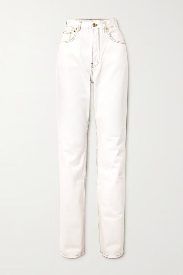 come abbinare jeans bianchi primavera 2024 street style pantaloni da avere