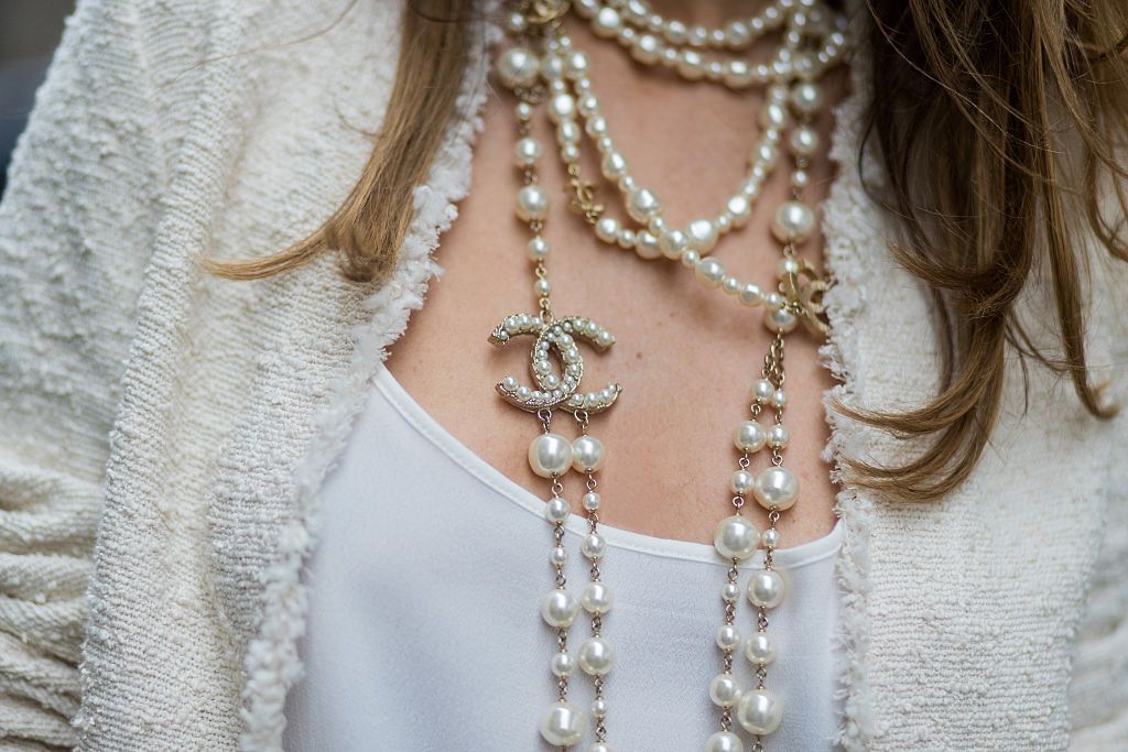 Collane di perle: 5 modi per indossarle nei tuoi outift