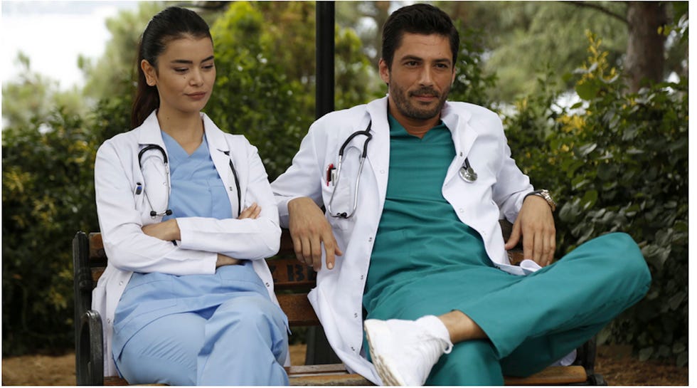 seray kaya gülümse yeter con yilmaz kunt