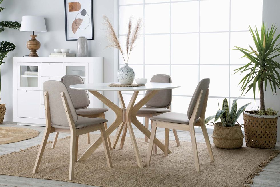 Nordic style dining room in white and wood