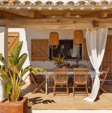 casa de pueblo con porche boho casa de pueblo con porche boho y comedor de verano
