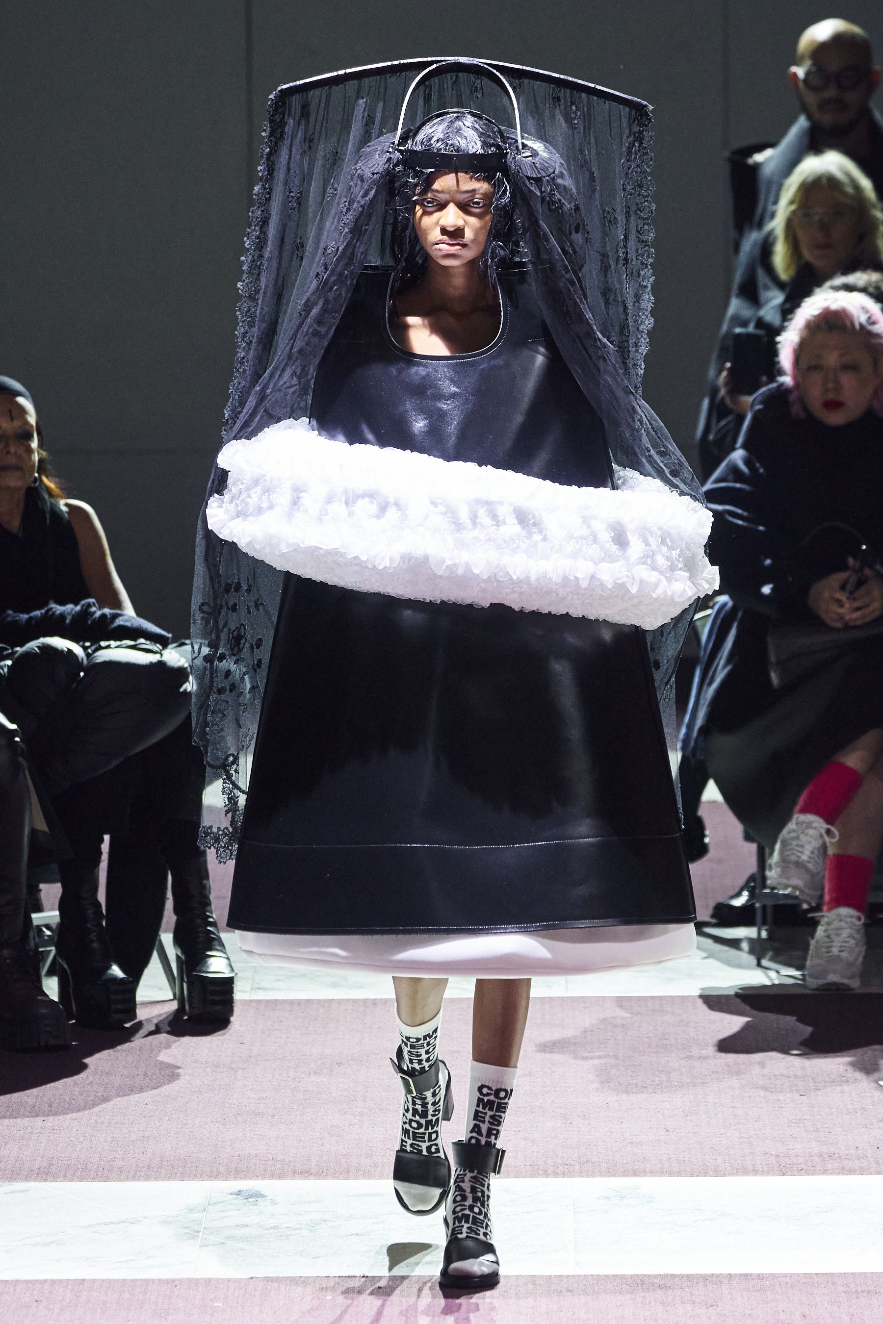 Comme des garcons 2024 fashion show 2020