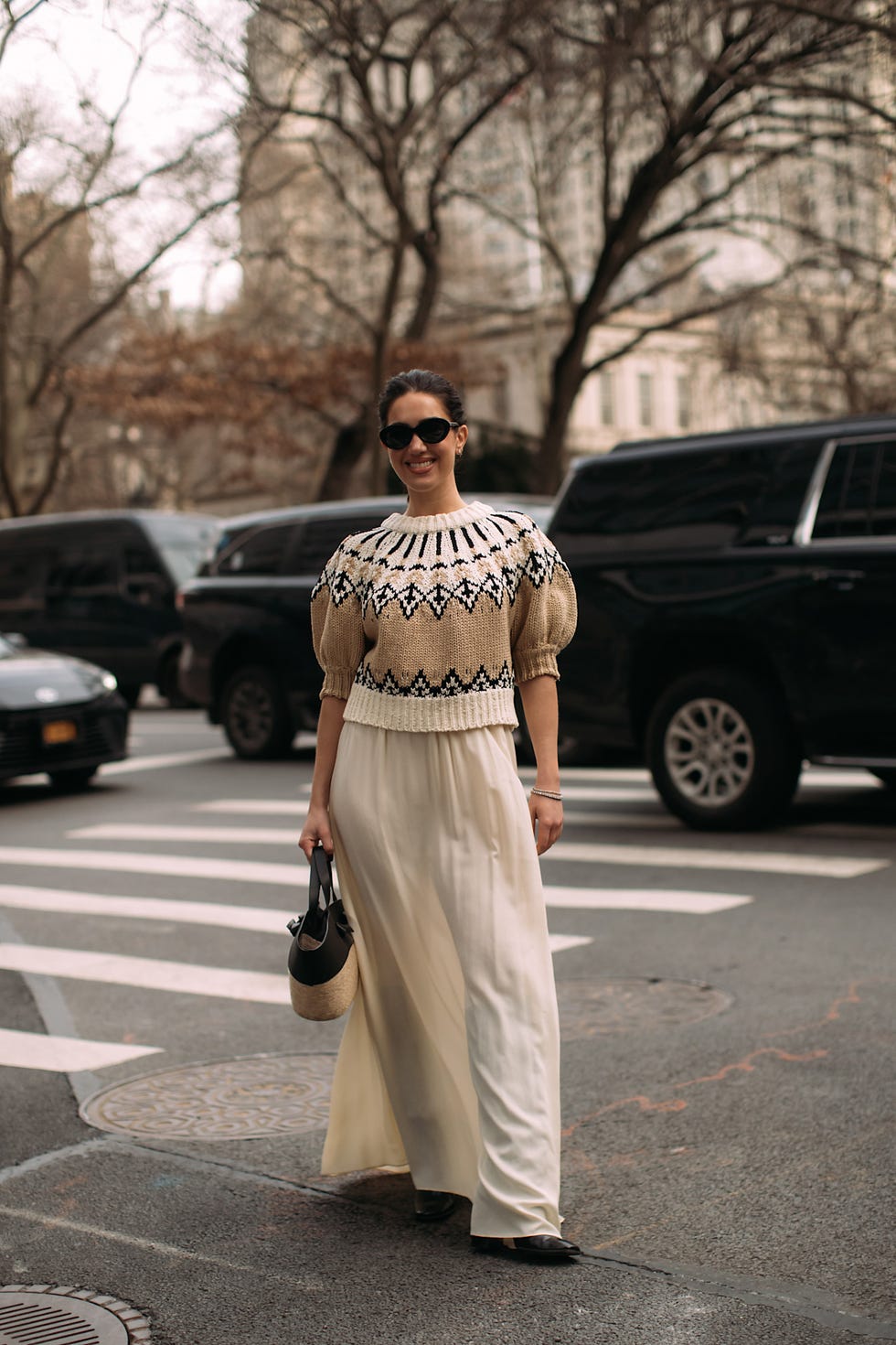 looks minimal con faldas largas plisadas