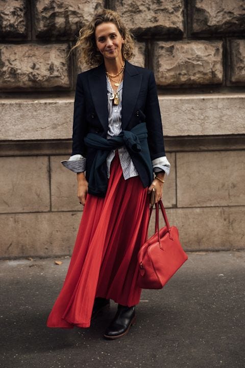 looks minimal con faldas largas plisadas