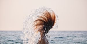 cómo lavarse el pelo en verano
