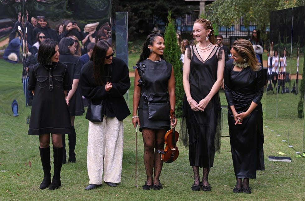 london, england september 13 l to r fatima farheen mirza, anna jewsbury, vanessa bedoret, lily cole and dianna agron bow at the completedworks ss25 show during london fashion week september 2024 on september 13, 2024 in london, england photo by dave benettgetty images for completedworks