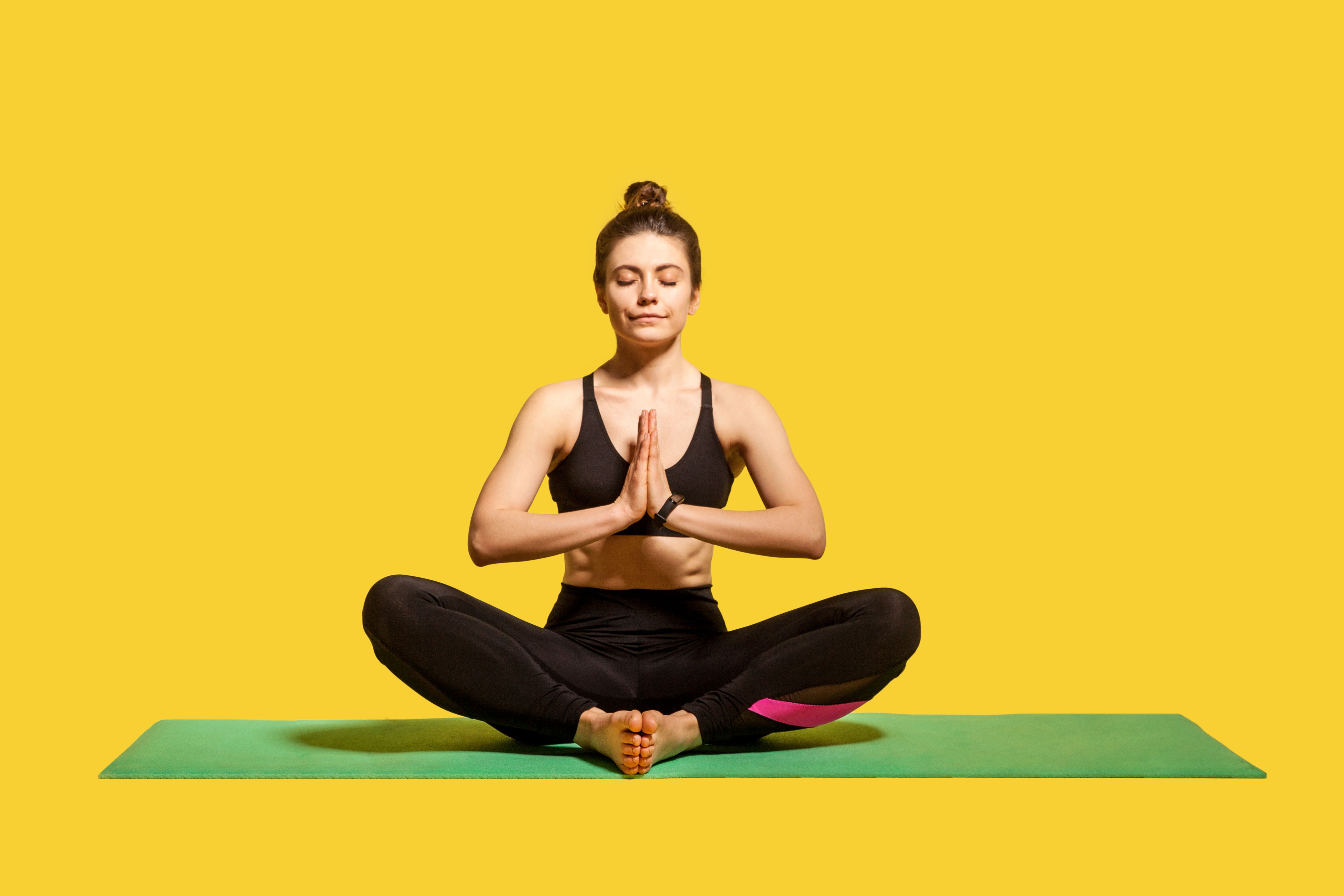 5 Simple Yoga Poses to Celebrate the Fall Season - CalorieBee