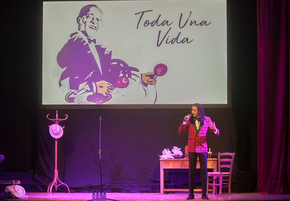 johnny vergara homenajea a antonio machín en el concierto 'toda una vida'