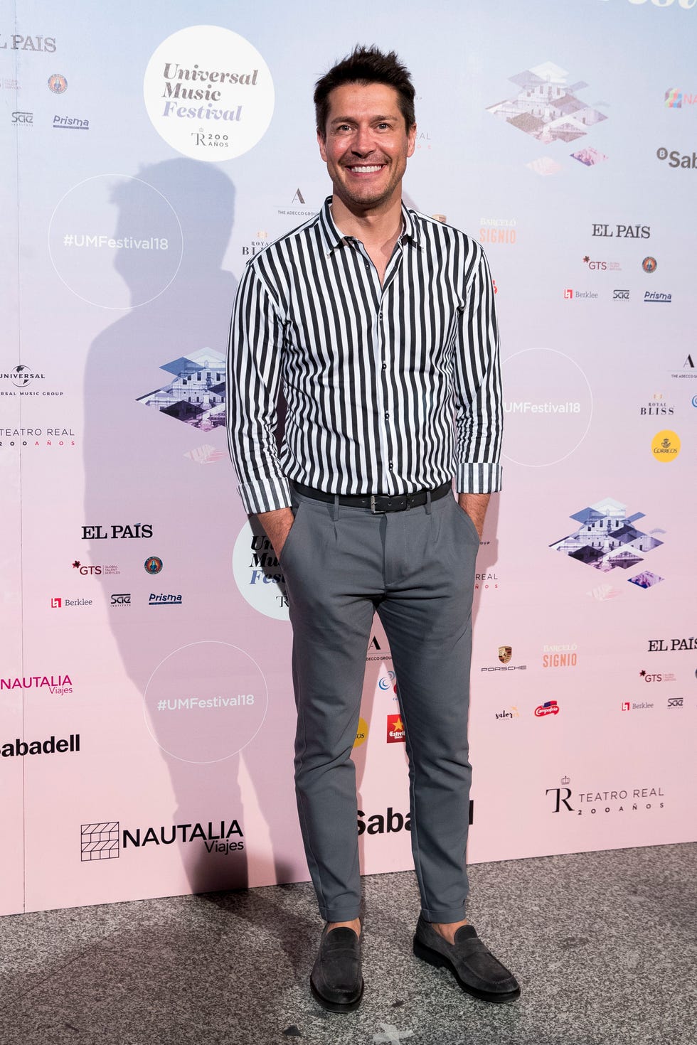 Fashion, Carpet, Premiere, Design, Event, Fashion design, Flooring, Award, Style, Shirt, 